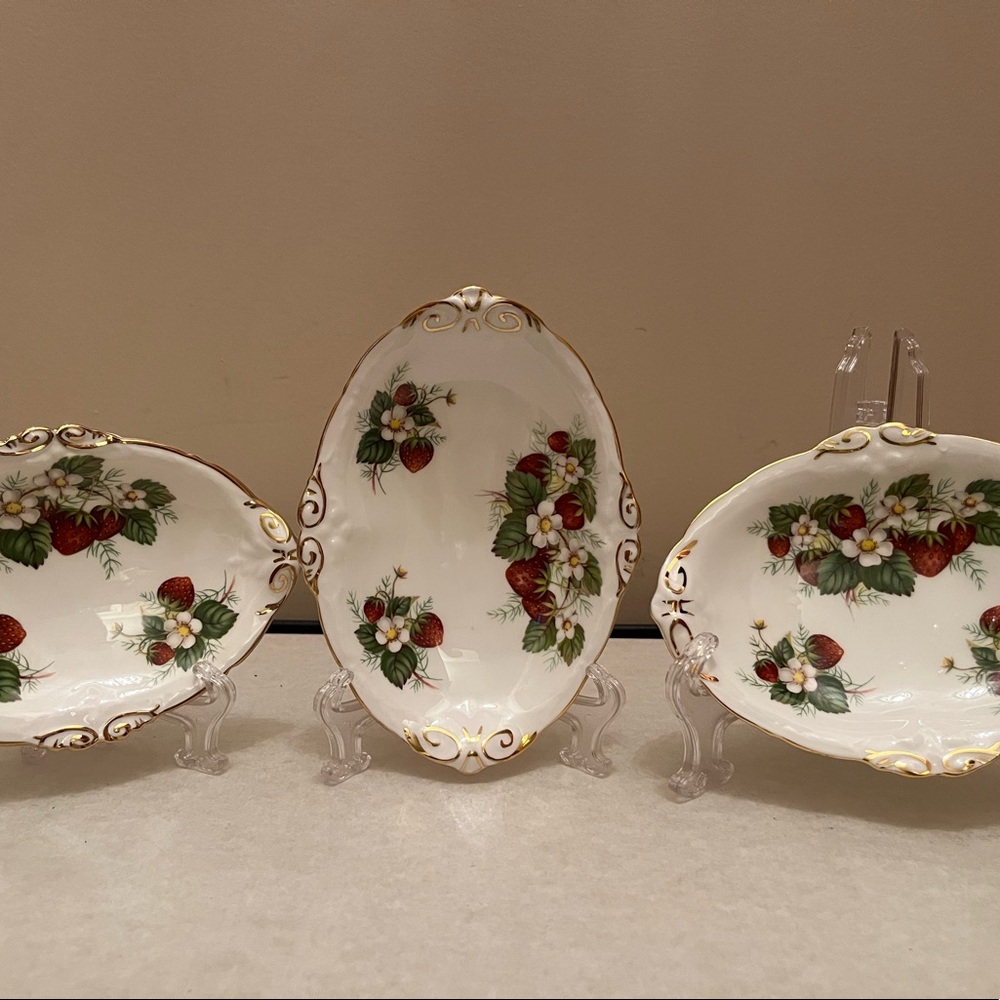 3 Vintage Hammersley Spode English Bone . Strawberry Ripe trinket dishes/servi - Picture 8 of 10
